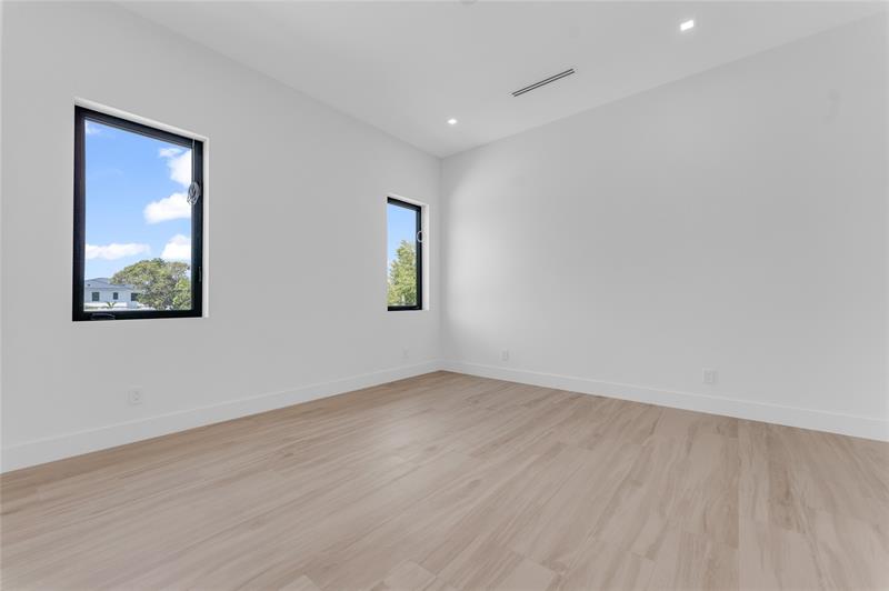 Image 19 of 65 For 235 11th Street