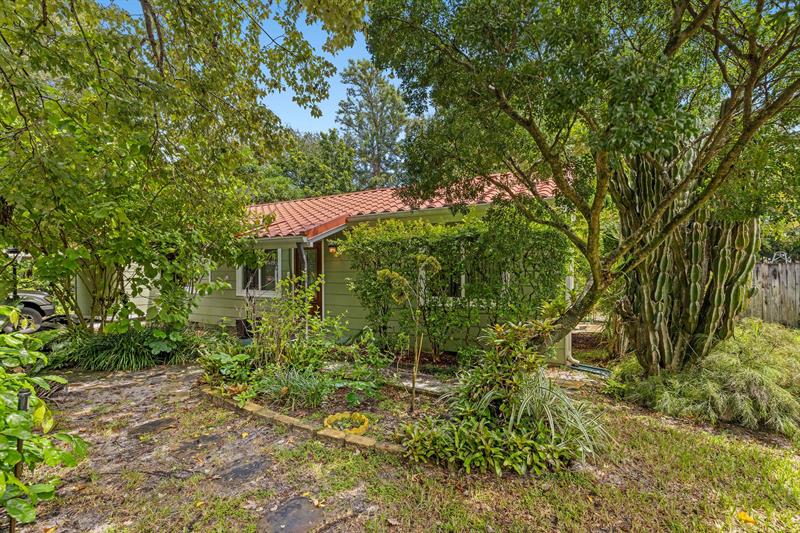 Image 4 of 31 For 11705 11th Ave