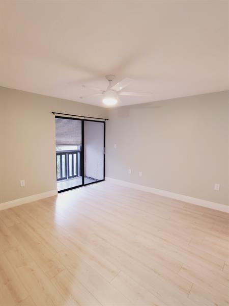 Image 15 of 27 For 1021 Mockingbird Ln  406