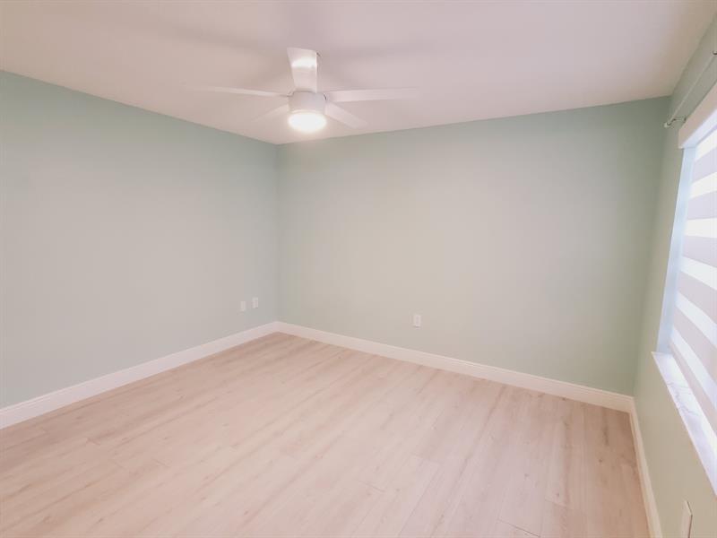 Image 20 of 27 For 1021 Mockingbird Ln  406