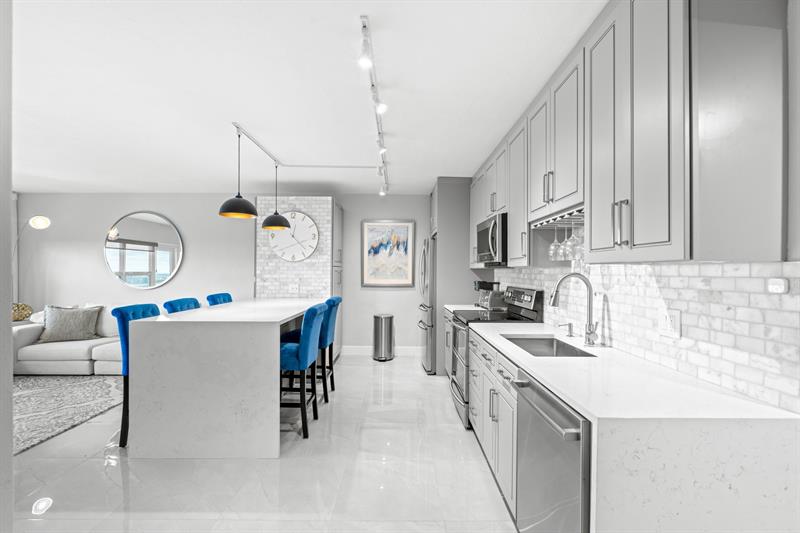 Image 11 of 66 For 3850 Galt Ocean Dr  1808