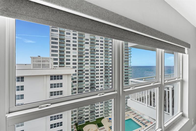 Image 20 of 66 For 3850 Galt Ocean Dr  1808