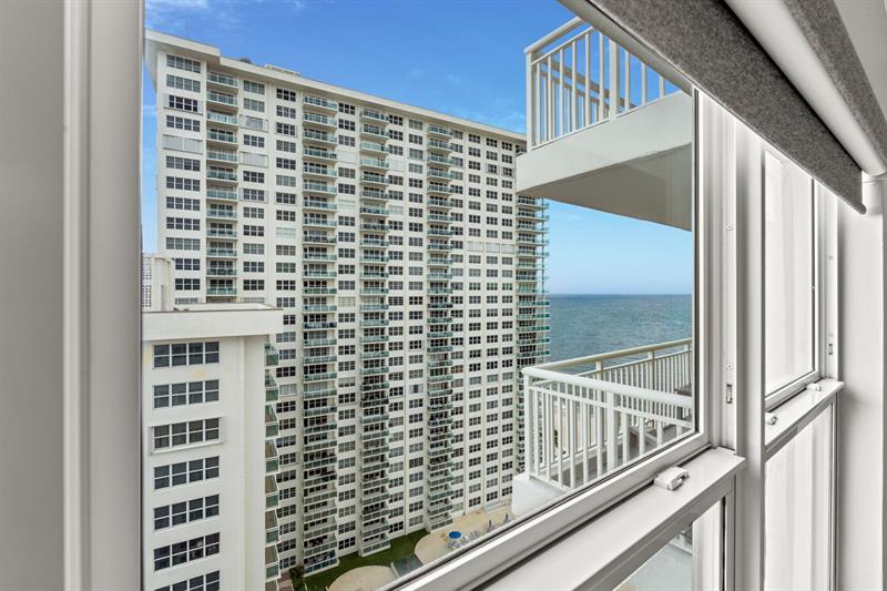 Image 22 of 66 For 3850 Galt Ocean Dr  1808