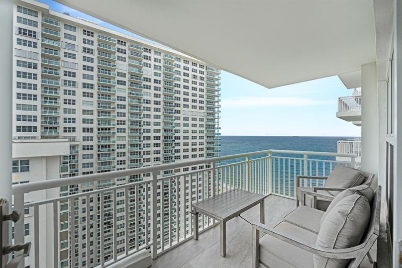 Image 24 of 66 For 3850 Galt Ocean Dr  1808