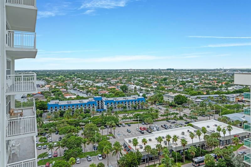 Image 33 of 66 For 3850 Galt Ocean Dr  1808
