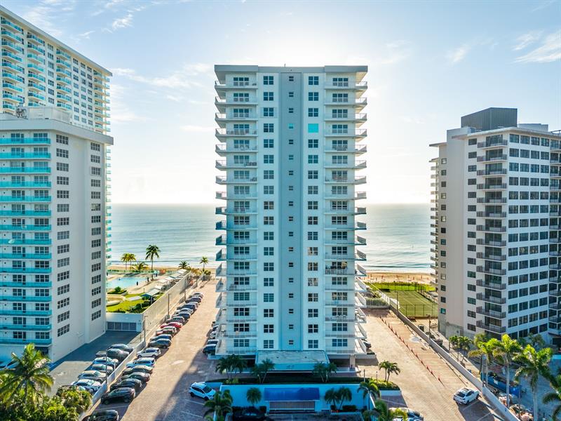 Image 37 of 66 For 3850 Galt Ocean Dr  1808