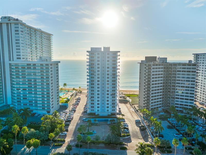 Image 41 of 66 For 3850 Galt Ocean Dr  1808