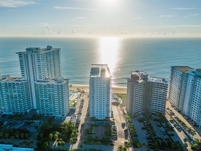 Image 49 of 66 For 3850 Galt Ocean Dr  1808