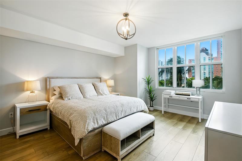 Image 21 of 51 For 3340 190th St  602