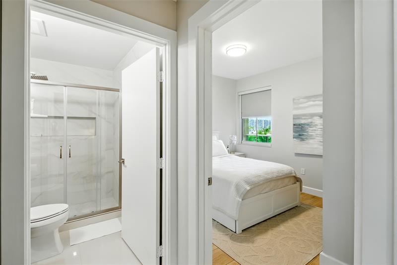 Image 36 of 51 For 3340 190th St  602