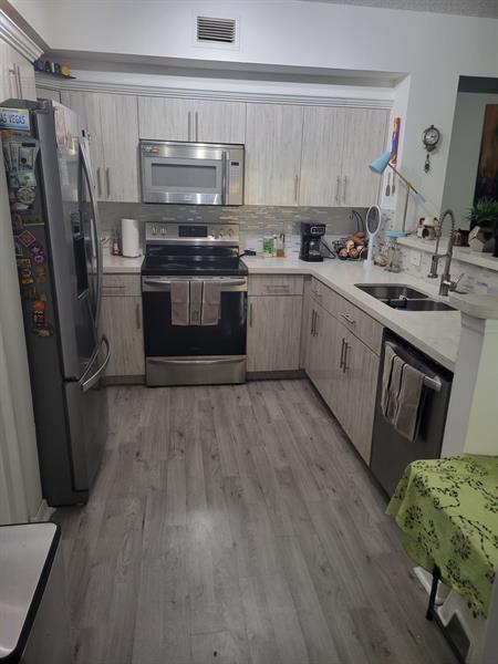Image 3 of 15 For 2080 Preserve Way  204