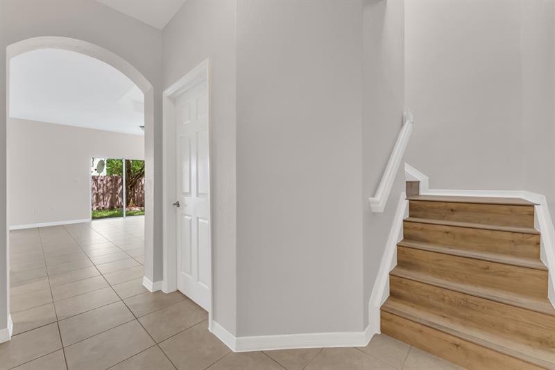 Image 5 of 32 For 14075 50th Ln  14075