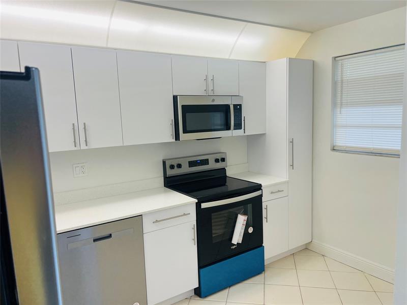 Image 12 of 41 For 7500 17 Street  106