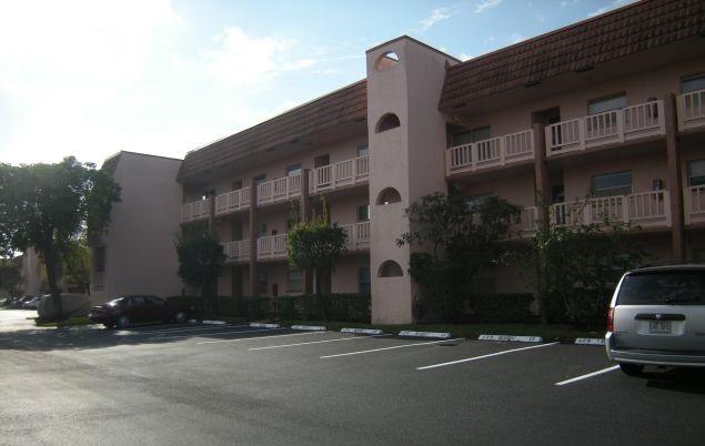 Image 3 of 35 For 9481 Sunrise Lakes Blvd  310