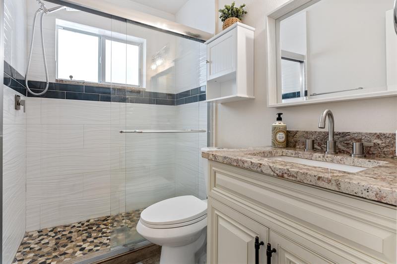 Image 10 of 20 For 2240 37th St