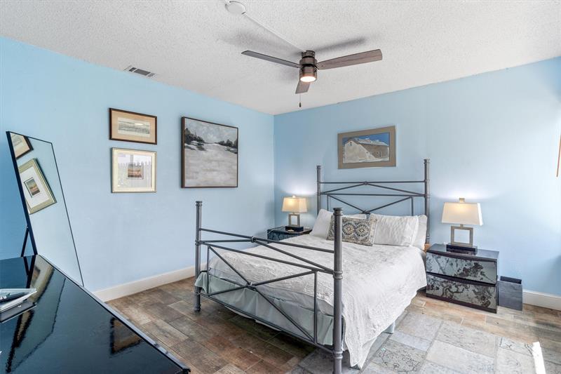 Image 13 of 20 For 2240 37th St