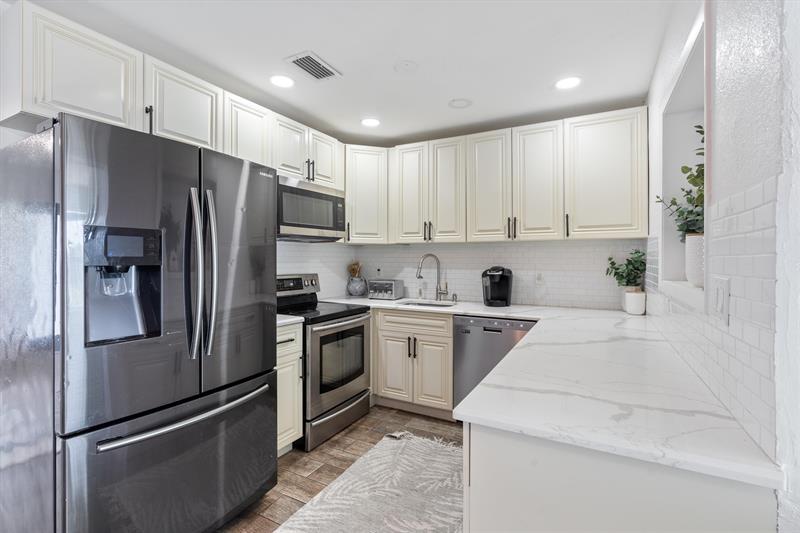 Image 19 of 20 For 2240 37th St
