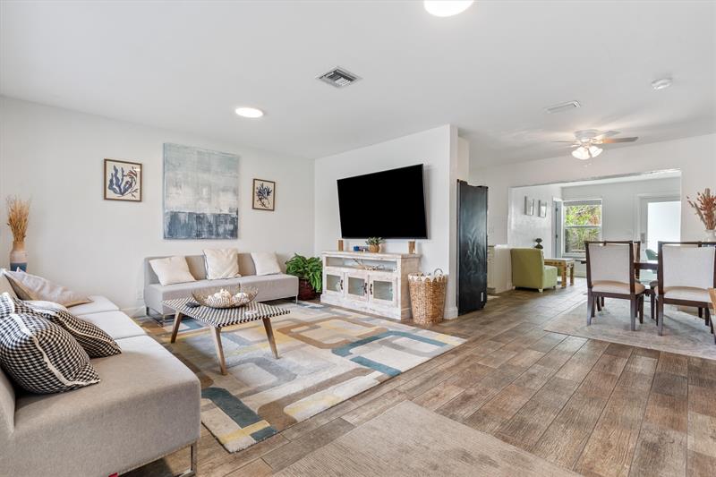 Image 7 of 20 For 2240 37th St