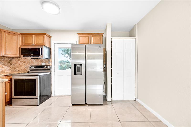 Image 18 of 47 For 15710 19th Ave