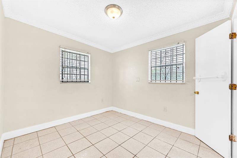 Image 25 of 47 For 15710 19th Ave