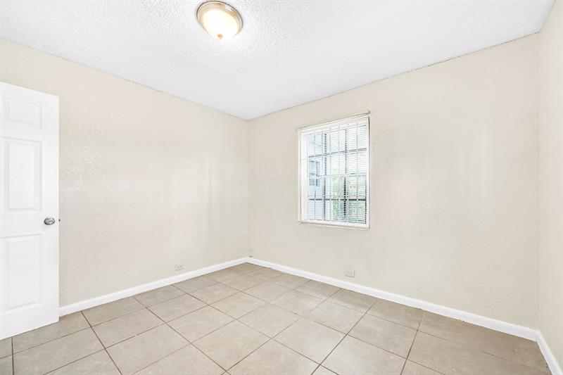 Image 33 of 47 For 15710 19th Ave