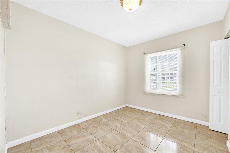 Image 34 of 47 For 15710 19th Ave