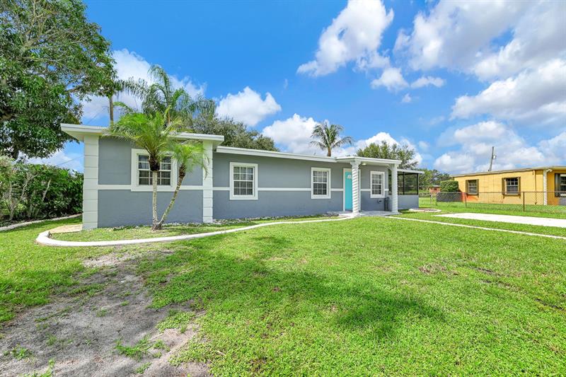 Image 4 of 47 For 15710 19th Ave