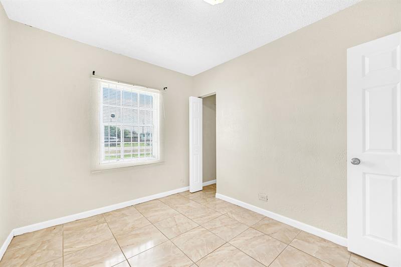 Image 40 of 47 For 15710 19th Ave