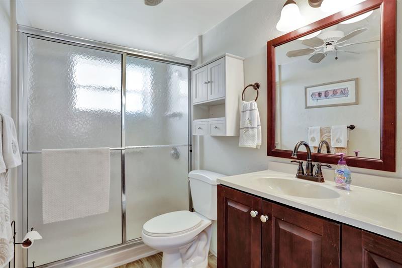 Image 13 of 15 For 999 Riverside Dr  3