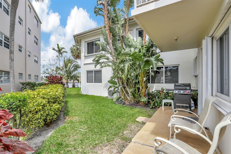 Image 14 of 15 For 999 Riverside Dr  3