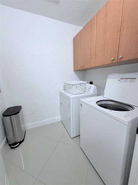 Image 10 of 42 For 805 Belmont Pl  805