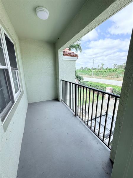Image 28 of 42 For 805 Belmont Pl  805