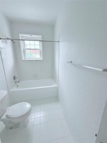 Image 31 of 42 For 805 Belmont Pl  805