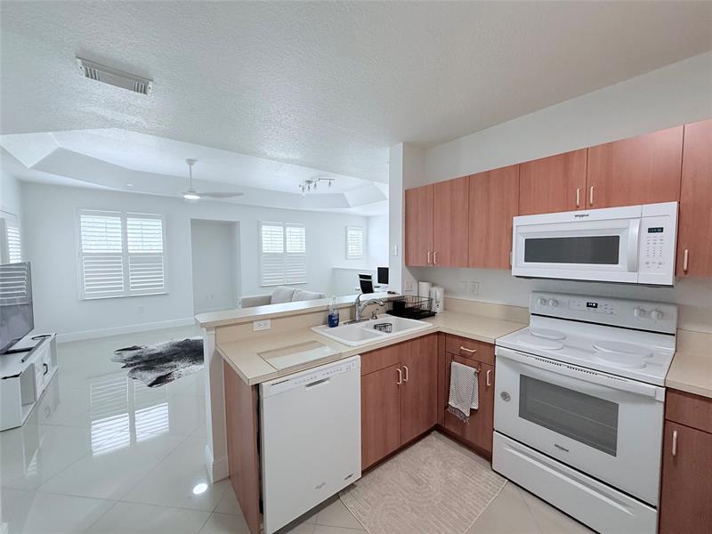 Image 5 of 42 For 805 Belmont Pl  805