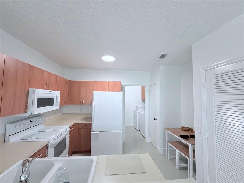 Image 9 of 42 For 805 Belmont Pl  805