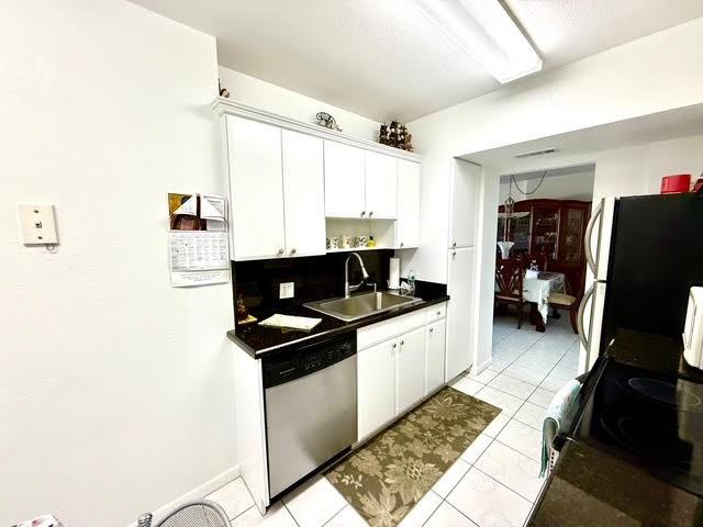 Image 9 of 15 For 4330 Hillcrest Dr  904