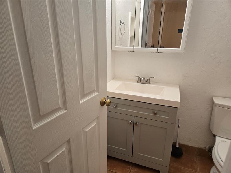 Image 11 of 30 For 11210 39th St