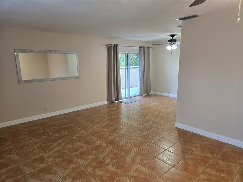 Image 5 of 30 For 11210 39th St