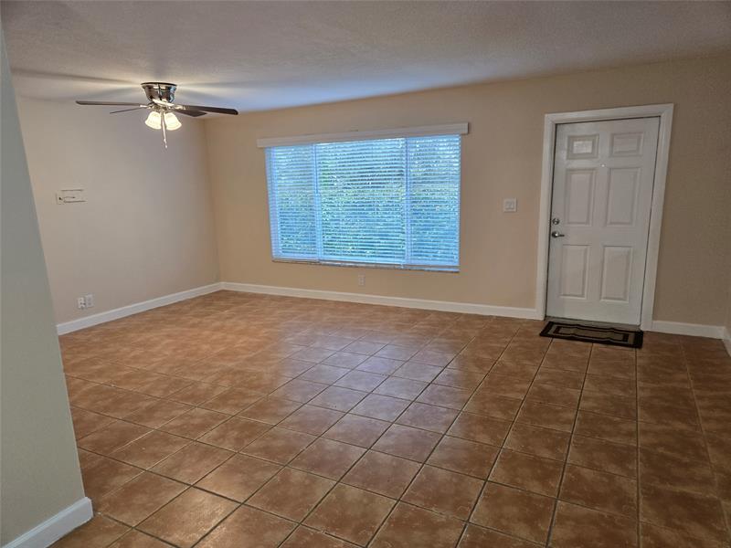 Image 6 of 30 For 11210 39th St