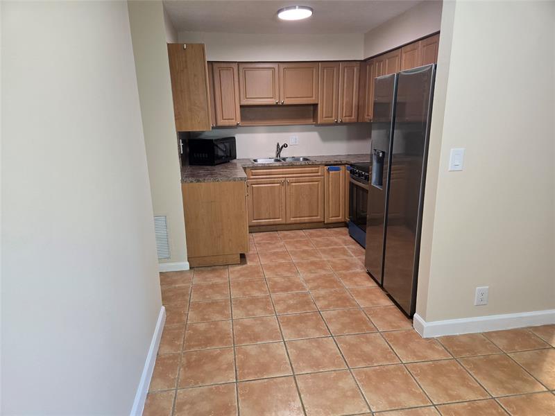 Image 7 of 30 For 11210 39th St