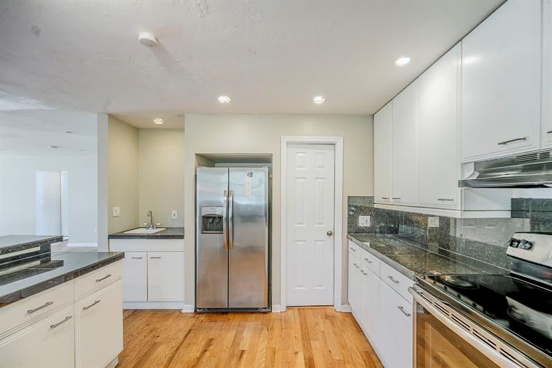 Image 10 of 36 For 11660 Canal Dr