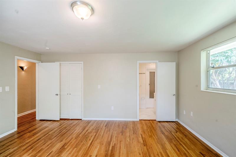 Image 15 of 36 For 11660 Canal Dr