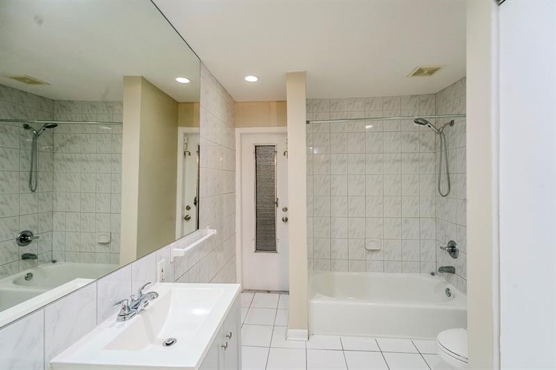 Image 16 of 36 For 11660 Canal Dr