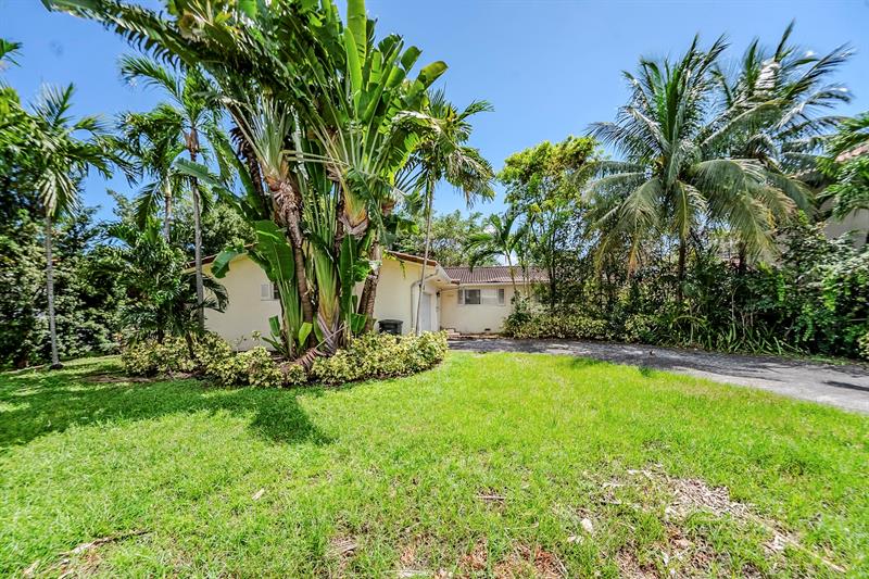 Image 3 of 36 For 11660 Canal Dr