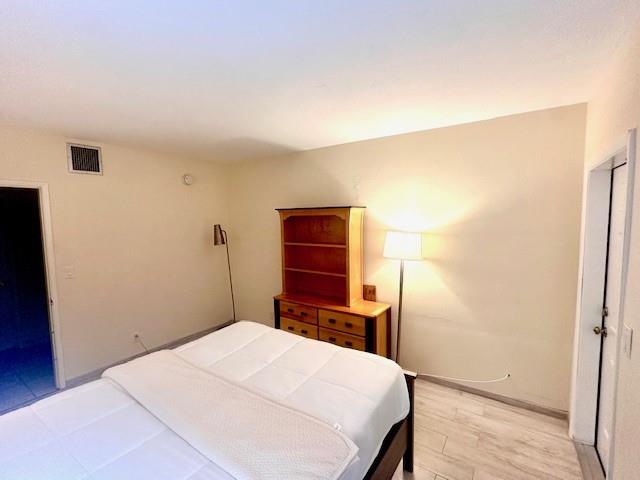 Image 31 of 39 For 2508 Bay Dr  25