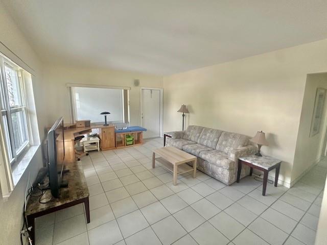 Image 37 of 39 For 2508 Bay Dr  25