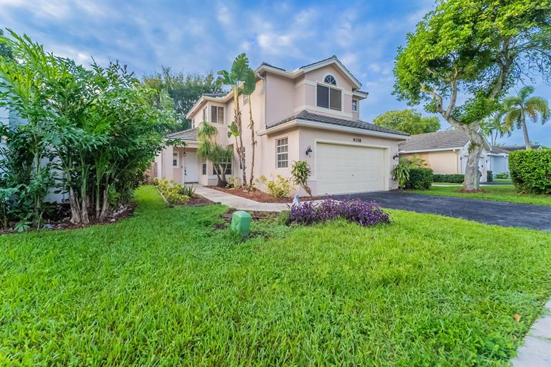 Details for 9358 Arborwood Cir, Davie, FL 33328