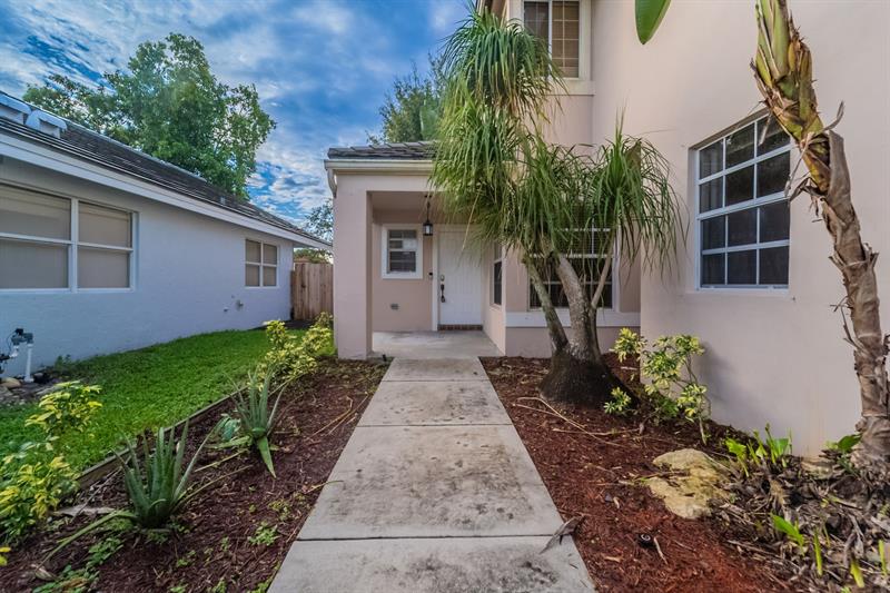 Image 4 of 35 For 9358 Arborwood Cir