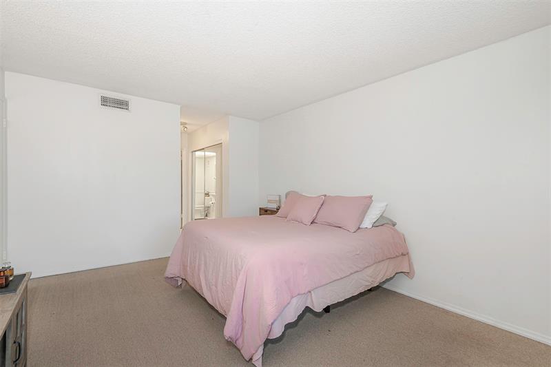 Image 18 of 23 For 100 Lakeview Dr  206