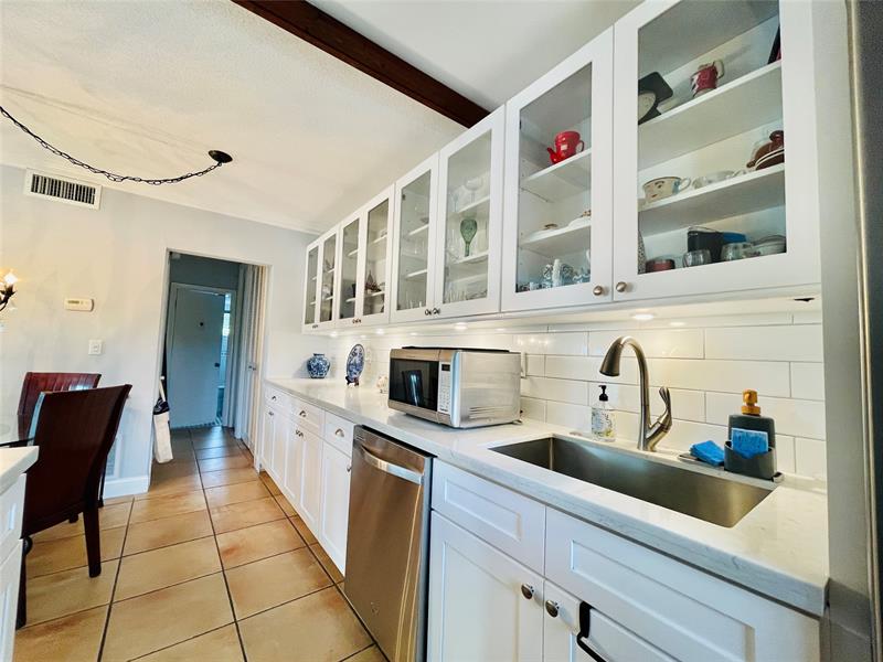 Image 11 of 41 For 234 Hibiscus Ave  271